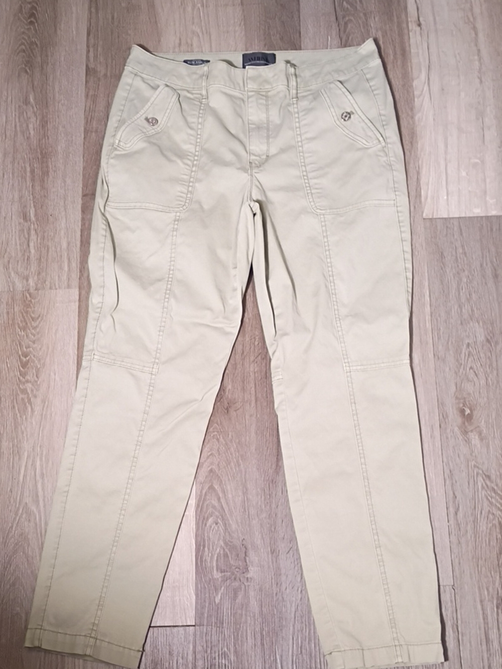 White House Black Market Cream Straight-Leg Jeans
